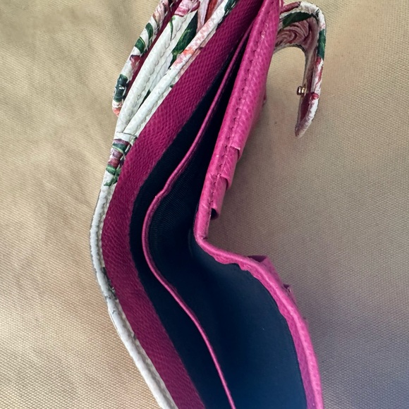 Rare Dolce and Gabbana Compact Wallet - Picture 8 of 10